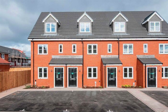 3 Bedroom Terraced House To Rent In Coseley New Village, Tipton, DY4