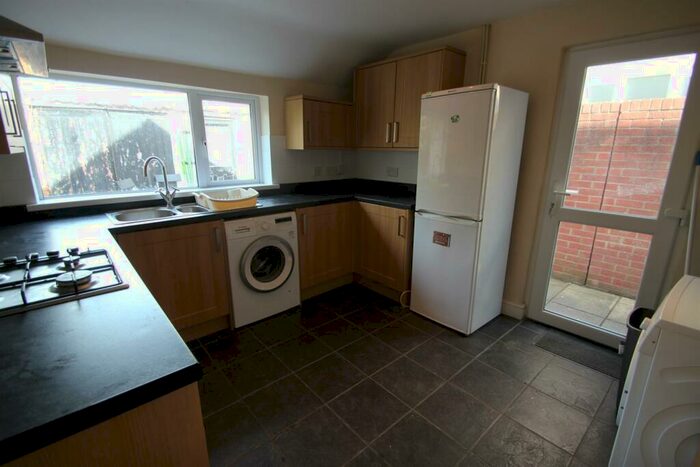 4 Bedroom Terraced House To Rent In Llanishen Street, Heath, Cardiff, CF14