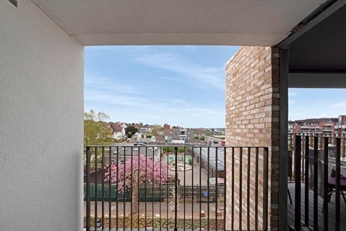 1 Bedroom Flat To Rent In The Gladstone, Dollis Hill Avenue, London, London, NW2