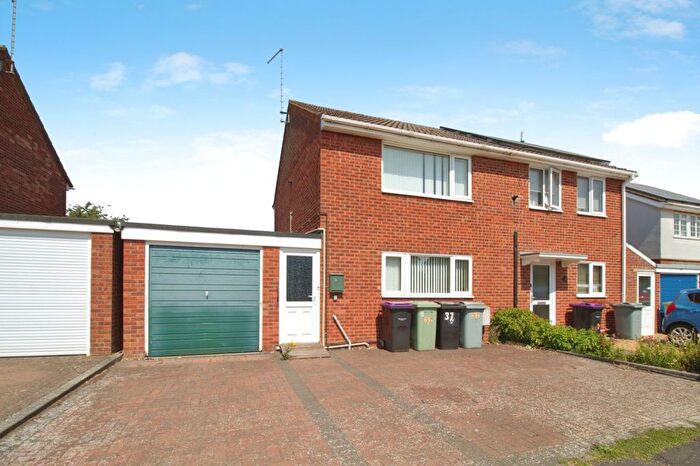 3 Bedroom Semi-Detached House For Sale In Manor Close, Langtoft, Peterborough, Lincolnshire, PE6