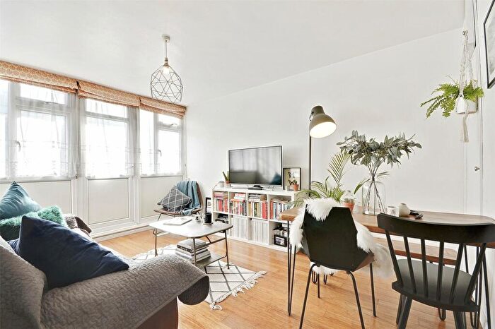 1 Bedroom Flat To Rent In Mansfield Court, Whiston Road, London, E2