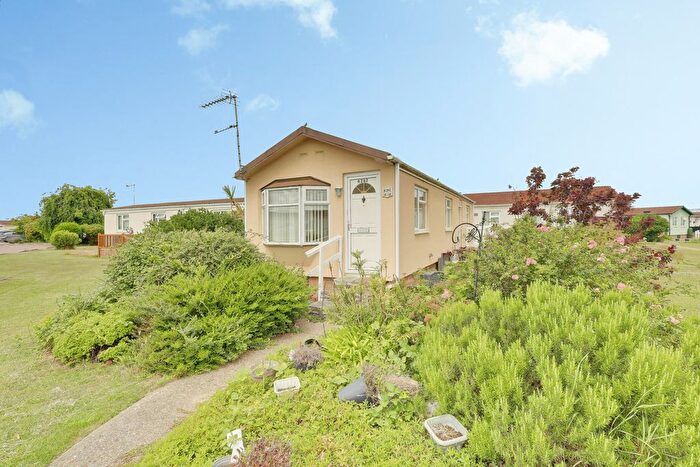 1 Bedroom Park Home For Sale In Creek Road, Canvey Island, SS8
