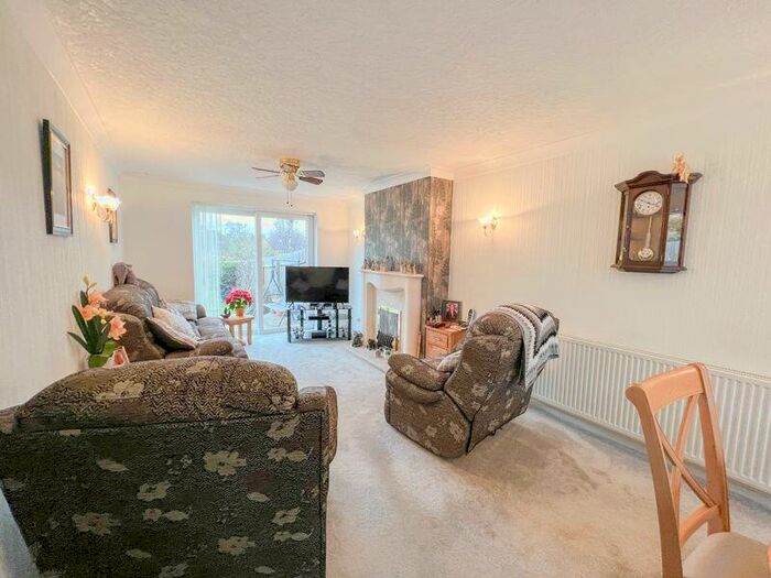 4 Bedroom Semi-Detached House For Sale In Mayland Drive, Streetly, Sutton Coldfield, B74