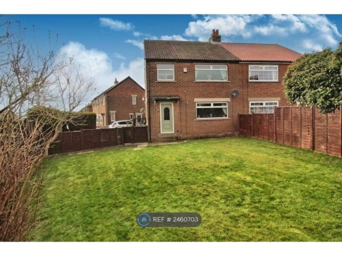 3 Bedroom Semi-Detached House To Rent In Highgate Avenue, Lepton, Huddersfield, HD8