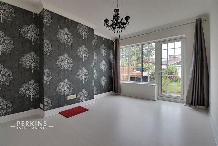 3 Bedroom Semi-Detached House To Rent In Western Avenue, Greenford, UB6