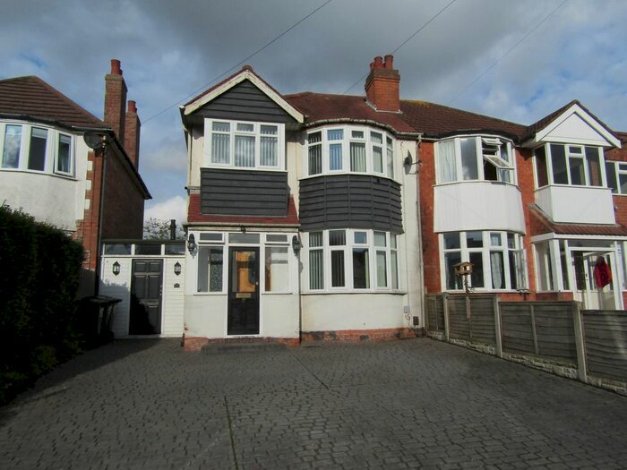3 Bedroom Semi-Detached House To Rent In Northolt Grove, Great Barr, Birmingham, B42