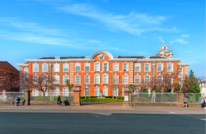 3 Bedroom Flat To Rent In Southey Road, Wimbledon, SW19