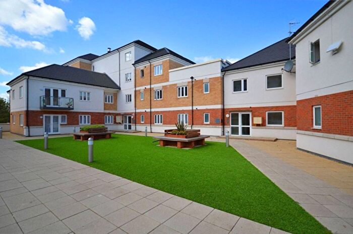 2 Bedroom Flat To Rent In Ley Farm Close, Watford, WD25