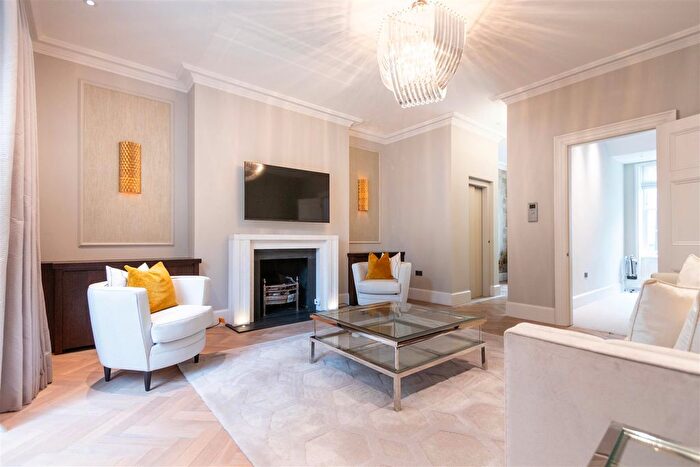 6 Bedroom Town House To Rent In Chesterfield Hill, Mayfair, W1J