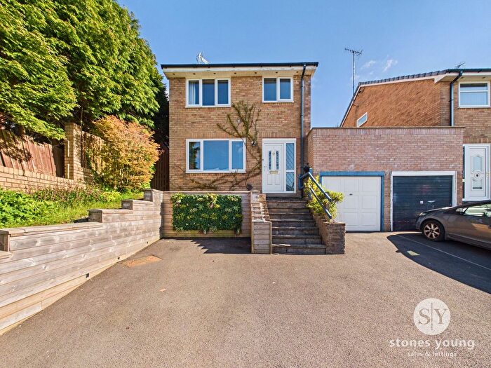 3 Bedroom Link Detached House For Sale In Petrel Close, Blackburn, BB1