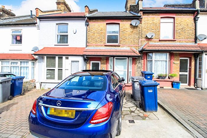 3 Bedroom Terraced House To Rent In Colindale Avenue, Colindale, London, NW9