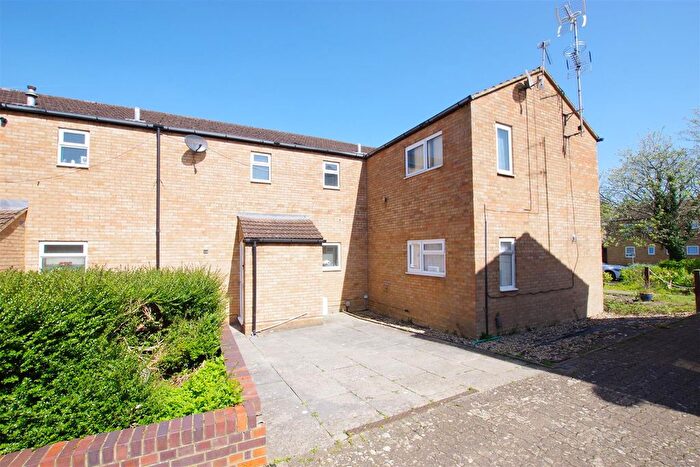 2 Bedroom Terraced House For Sale In Affleck Close, Toothill, Swindon, SN5
