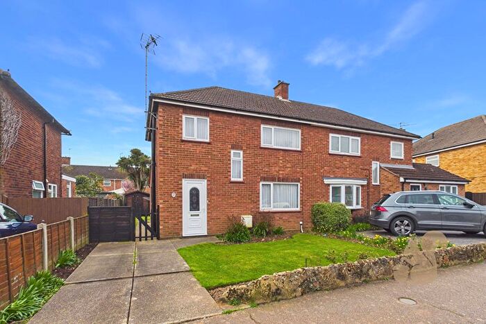 3 Bedroom Semi Detached House For Sale In Munnings Road, Colchester, CO3