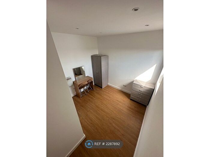 1 Bedroom Studio To Rent In Green Lanes, London, N13