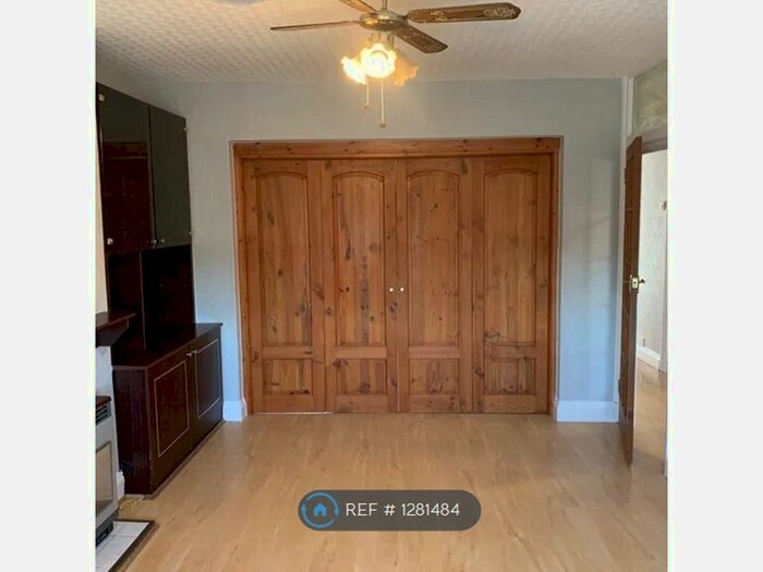 3 Bedroom Flat To Rent In Harrow View, Harrow HA2