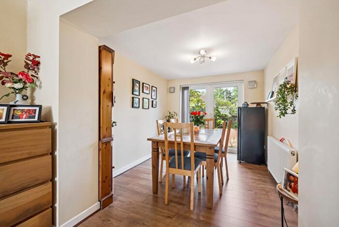 2 Bedroom Semi-Detached House For Sale In Scott Drive, Bearsden, G61
