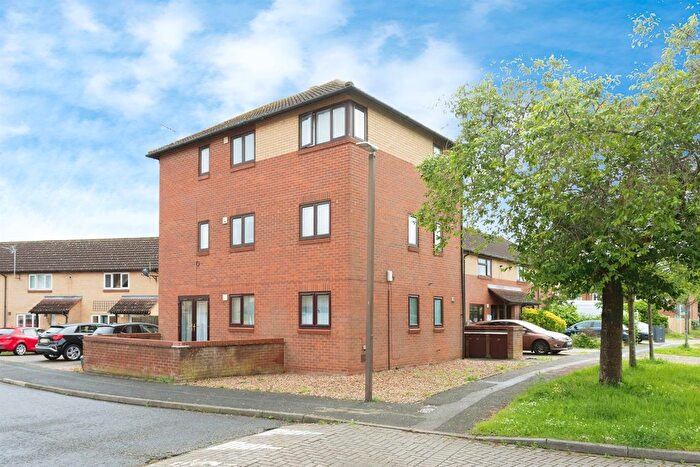 1 Bedroom Flat For Sale In Frithwood Crescent, Kents Hill, Milton Keynes, MK7