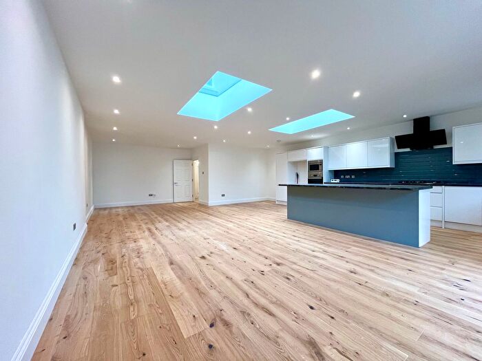 7 Bedroom Property To Rent In Coniston Road, Bromley, BR1