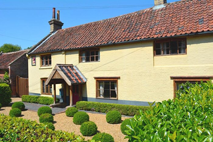 4 Bedroom Detached House For Sale In Period Property With Private Riverside Access In Costessey, NR8
