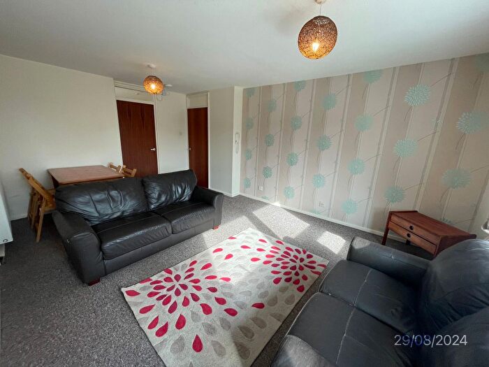 2 Bedroom Flat To Rent In Cairncry Court, Ground Floor Left, Aberdeen, AB16