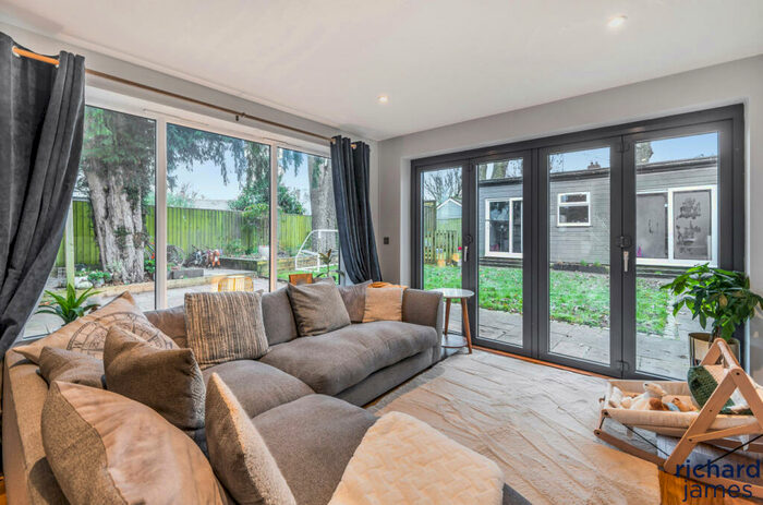 5 Bedroom Detached House For Sale In Cricklade Road, Highworth, Swindon, SN6