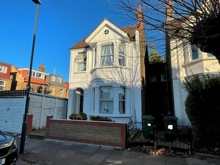 5 Bedroom Semi-Detached House To Rent In Bowen Road, Harrow, Greater London, HA1