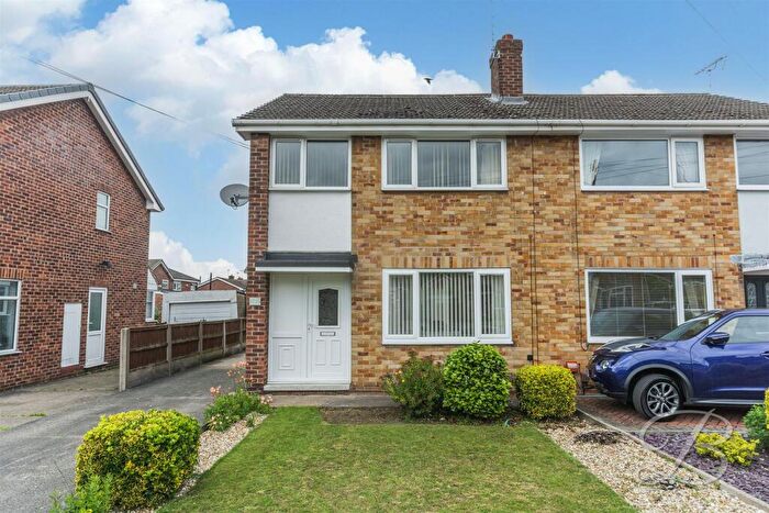 3 Bedroom Semi-Detached House For Sale In Ely Close, Mansfield Woodhouse, NG19