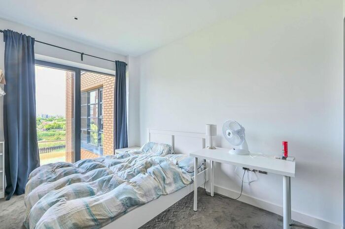 2 Bedroom Flat For Sale In Modena House, Canary Wharf, London, E14