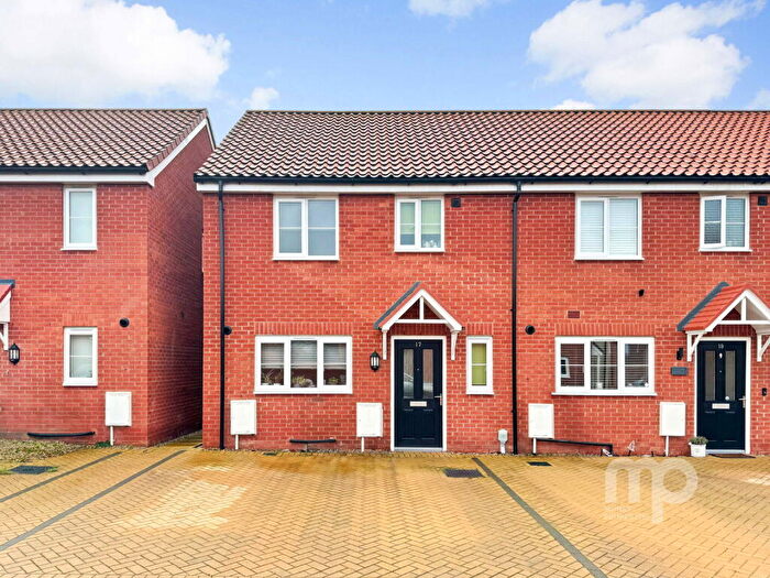 3 Bedroom End Of Terrace House For Sale In Granger Crescent, Wymondham, NR18