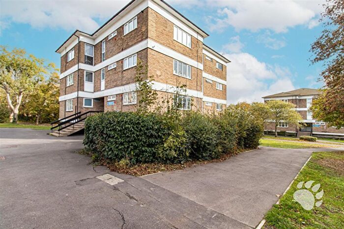 1 Bedroom Flat For Sale In Swanstead, Vange, SS16