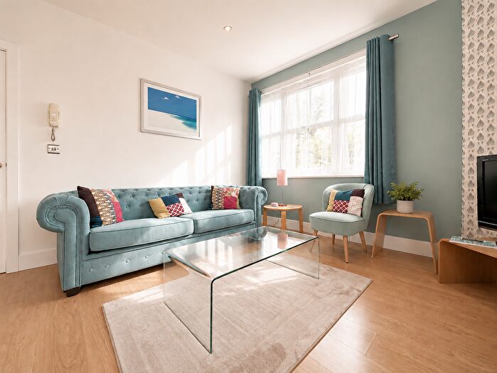 1 Bedroom Flat To Rent In Etna Road, St. Albans, Hertfordshire, AL3