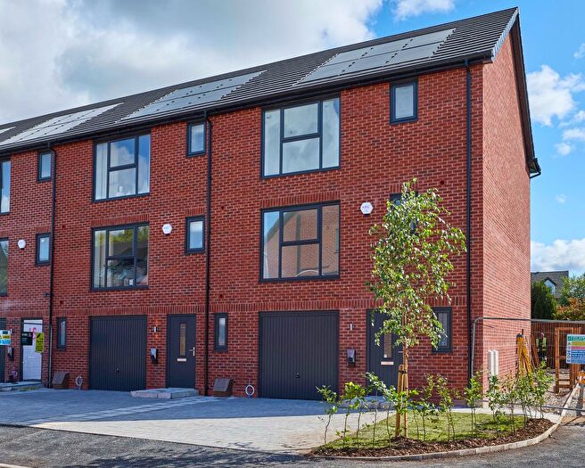 4 Bedroom Town House For Sale In Fern Lodge Drive, Ashton-Under-Lyne, OL6