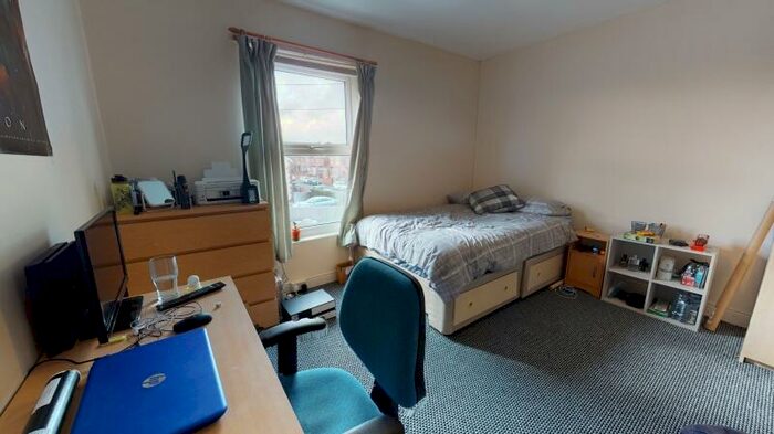 5 Bedroom Terraced House To Rent In Hessle Avenue, Hyde Park, Leeds, LS6