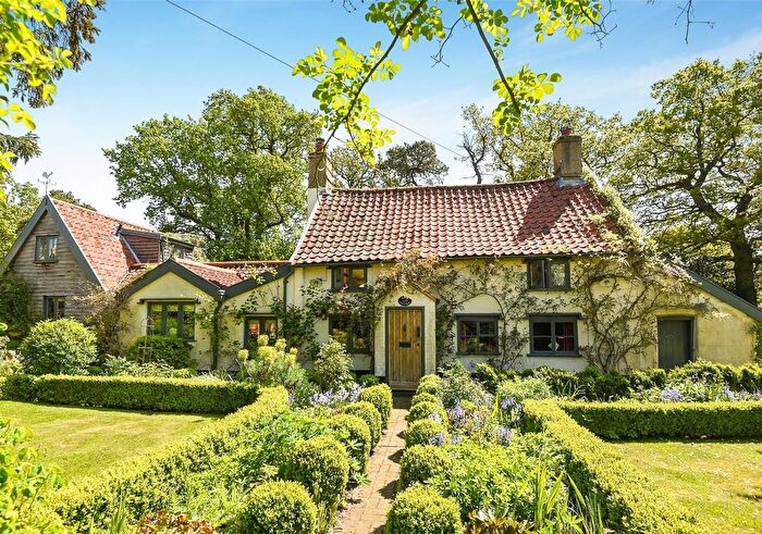 6 Bedroom Cottage For Sale In Shop Street, Whinburgh, Dereham, NR19