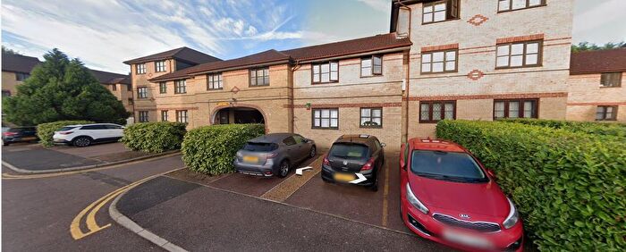 1 Bedroom Flat To Rent In Hickory Close, London, N9