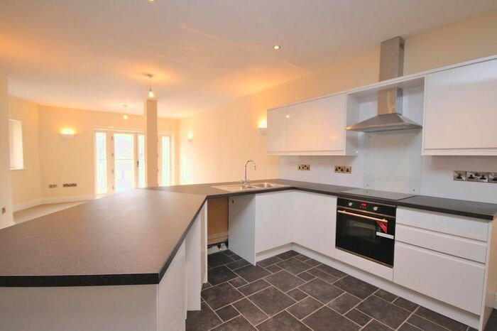 2 Bedroom Flat To Rent In Queens Road, Richmond, DL10