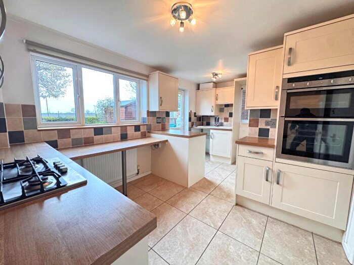 4 Bedroom Detached House For Sale In Family Home - Aston Clinton - Viewing Day St November, HP22