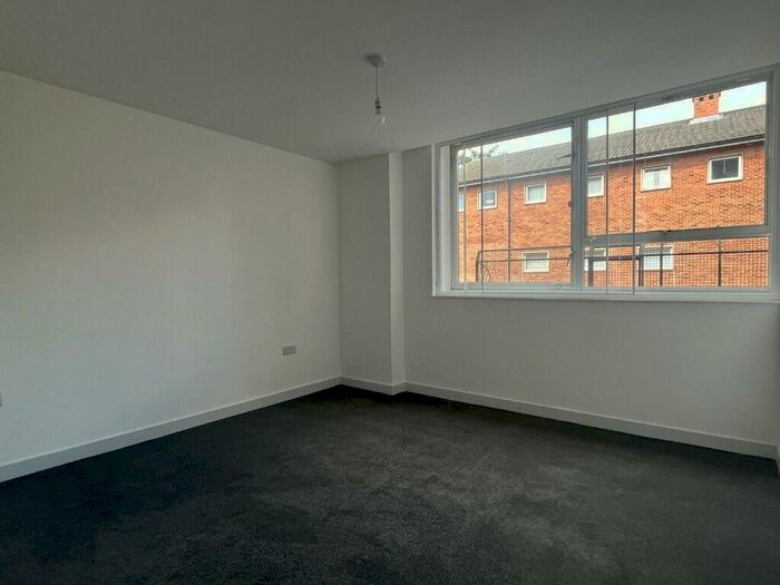 1 Bedroom Flat To Rent In Flat, West Bars, Chesterfield, Derbyshire, S40