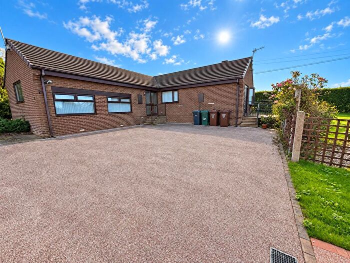 3 Bedroom Semi Detached Bungalow For Sale In Buckingham Crescent, Clayton, Bradford, BD14