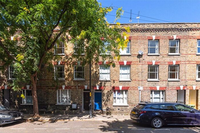 3 Bedroom Terraced House For Sale In Henshaw Street, London, SE17