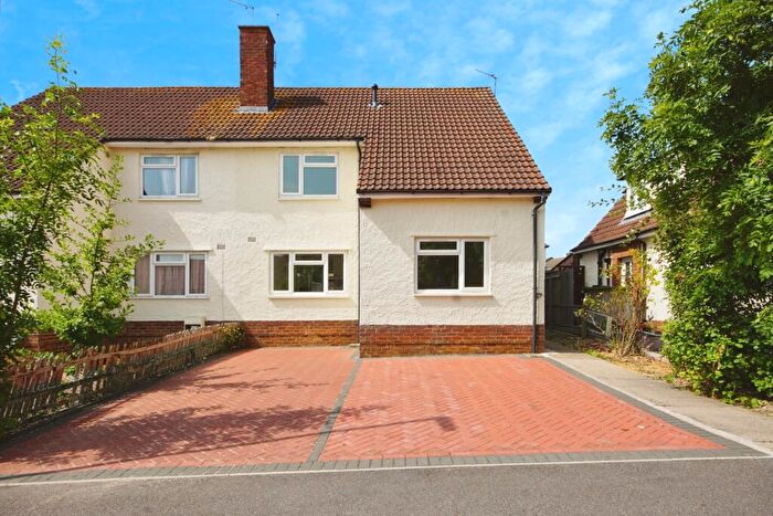 2 Bedroom Flat For Sale In Highview Road, Bristol, Gloucestershire, BS15