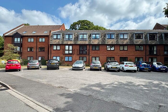 1 Bedroom Retirement Property For Sale In High Oaks House, Locks Heath, SO31