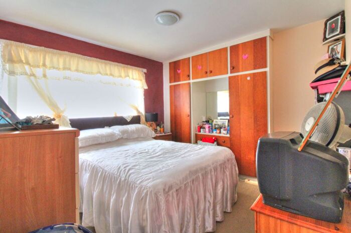 3 Bedroom Town House For Sale In Long Riding, Basildon, SS14