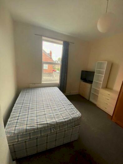 7 Bedroom Semi-Detached House To Rent In Granville Road, Fallowfield, M14