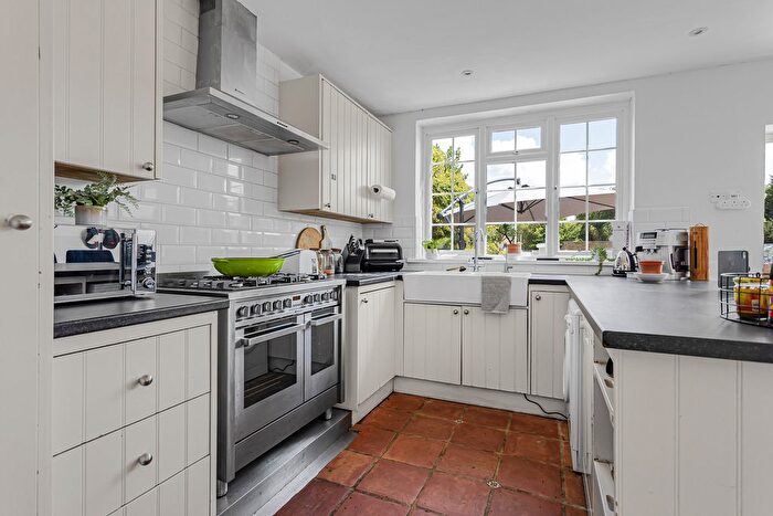 3 Bedroom Cottage For Sale In Walton Bridge Road, Shepperton, TW17