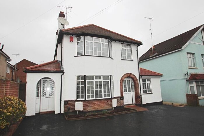 3 Bedroom Flat To Rent In Perry Hall Road, Orpington, BR6