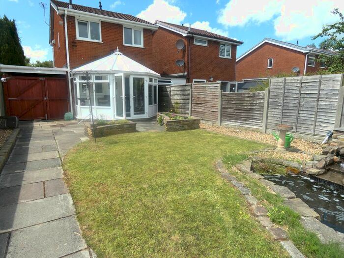 2 Bedroom Link Detached House For Sale In Hurstbrook, Coppull, Chorley, PR7
