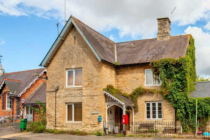 3 Bedroom Maisonette For Sale In The Old Post Office, Heyford Road, Middleton Stoney, OX25