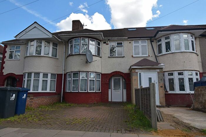 3 Bedroom Semi-Detached House To Rent In Northolt, UB5