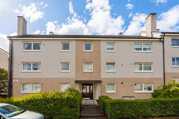 3 Bedroom Flat For Sale In Cavin Drive, Glasgow, G45